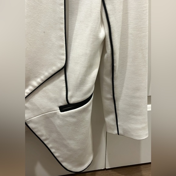 H&M white blazer, size 6 - Picture 3 of 5